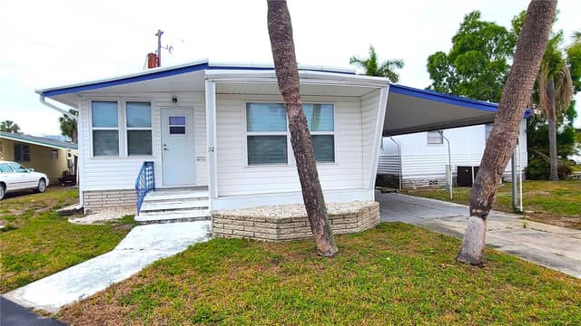 4851 W GANDY BLVD #B4 L32 photo