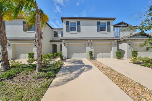 928 ROYAL EMPRESS DR photo
