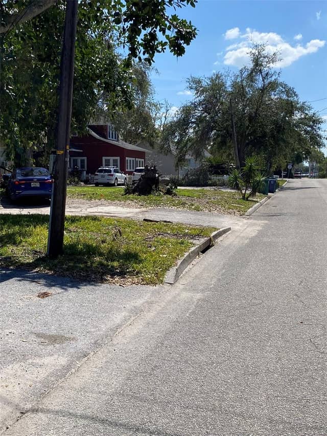 518 7TH AVE W photo