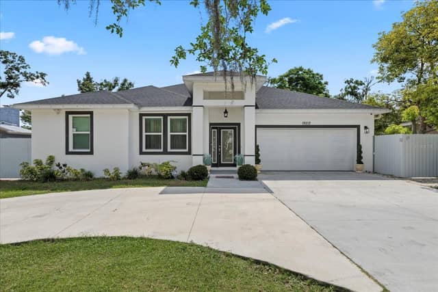 19212 SUNLAKE BLVD photo