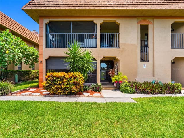 10182 SEMINOLE ISLAND DR photo