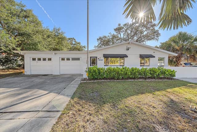4242 MCINTOSH LN photo