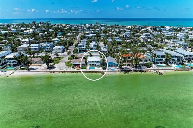 893 N SHORE DR photo