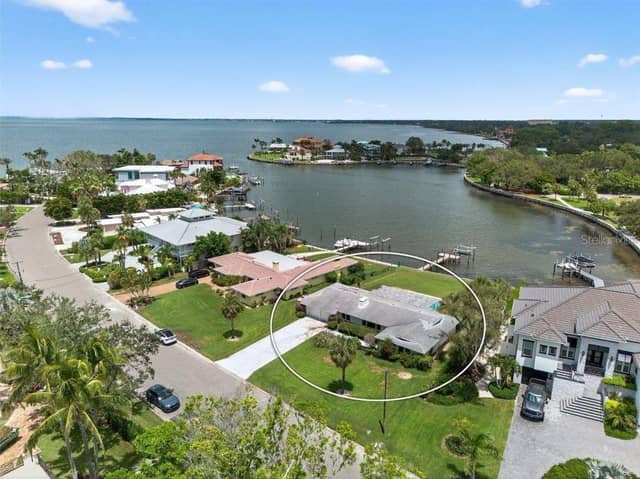 377 S SHORE DR photo