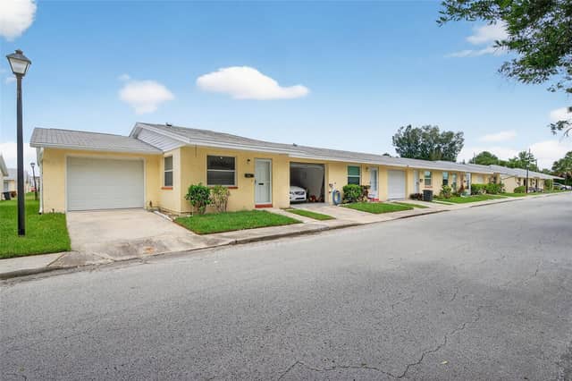 4929 DOCNER ST photo