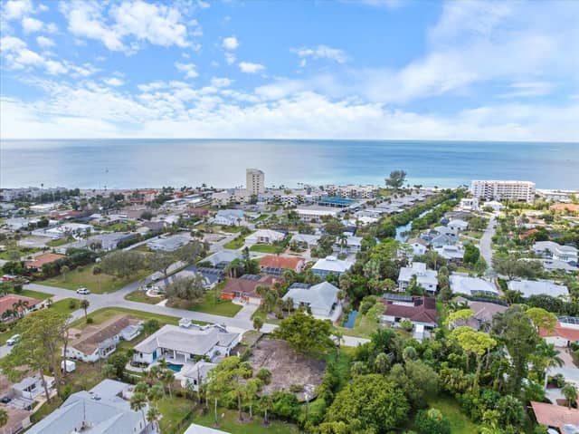 621 HIBISCUS DR photo