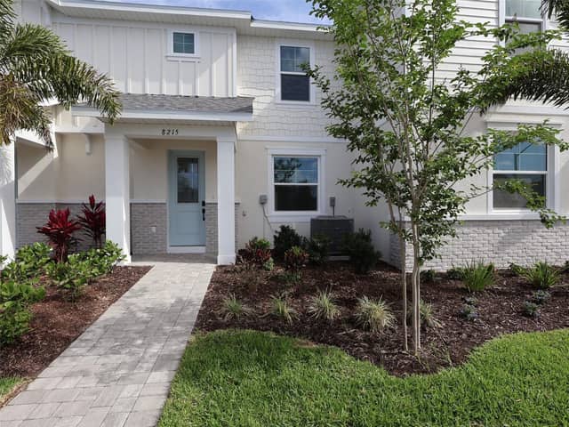 8215 SEAFLOWER PKWY photo