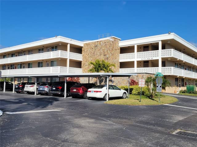 4915 BAY ST NE #122 photo