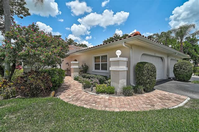 7341 GOLF POINTE CIR photo
