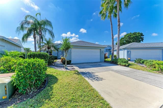 919 SPRING LAKES BLVD photo