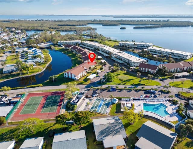 4859 INDEPENDENCE DR photo
