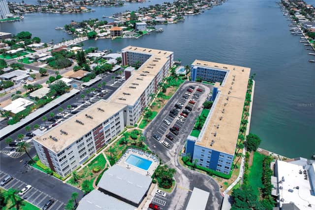 5575 GULF BLVD #323 photo