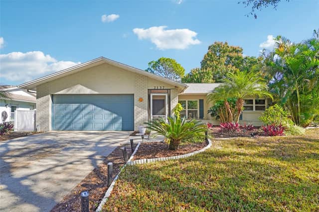 2137 MALCOLM DR photo