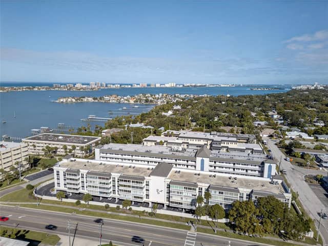 131 BLUFF VIEW DR #403 photo