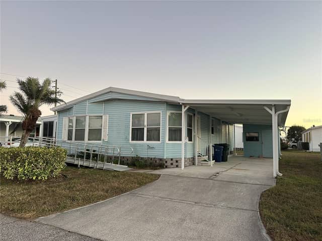 449 LANDSEDGE DR photo