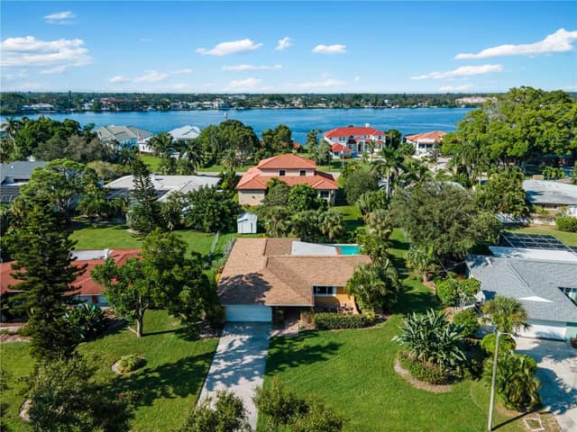 424 BAYCREST DR photo