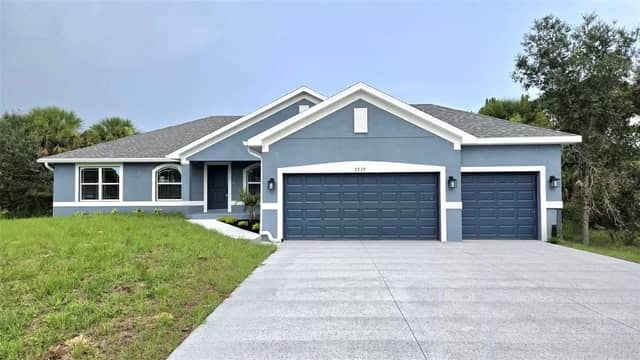2239 N BISCAYNE DR photo