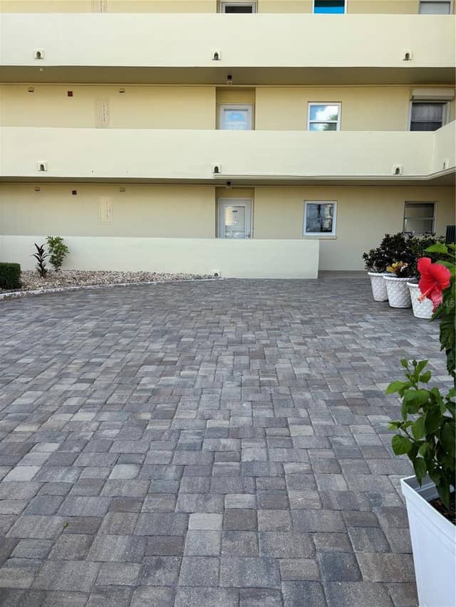 4725 COVE CIR #104 photo