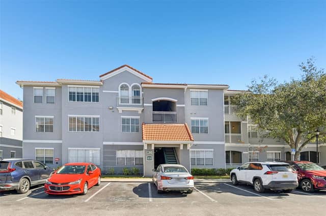 18001 RICHMOND PLACE DR #1213 photo