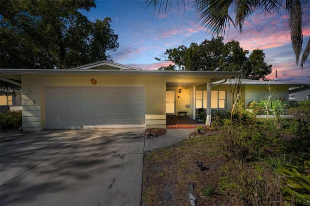 2310 SARAZEN DR photo