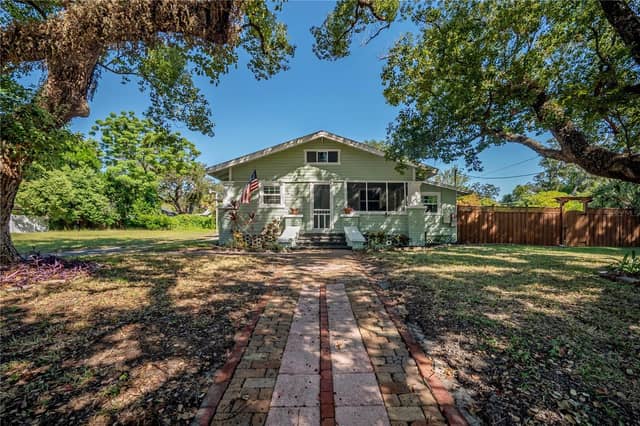 1404 E CAYUGA ST photo