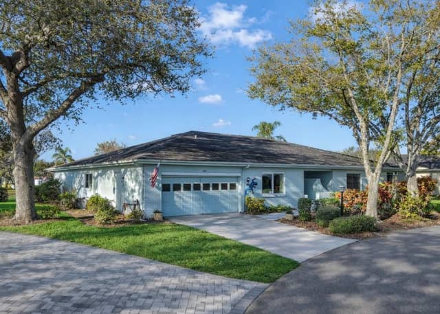 2531 LANCASTER DR photo