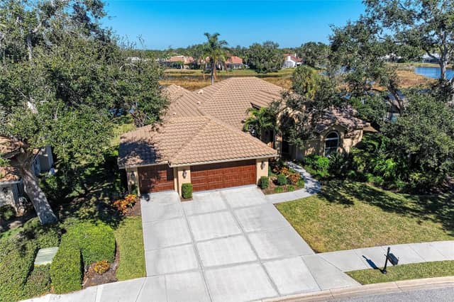 8383 CYPRESS HOLLOW DR photo