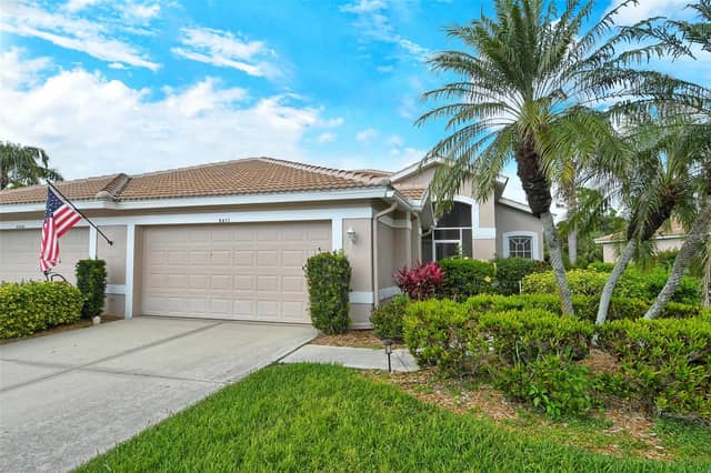 9411 FOREST HILLS CIR photo