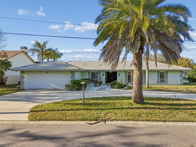 4415 CLEARWATER HARBOR DR N photo