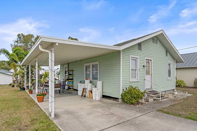 1126 GRABER AVE photo