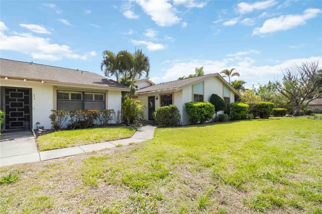 6521 HERITAGE LN #2621 photo