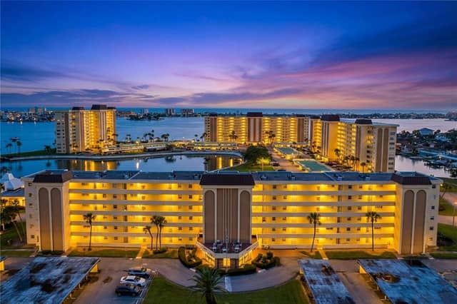 4650 COVE CIR #209 photo