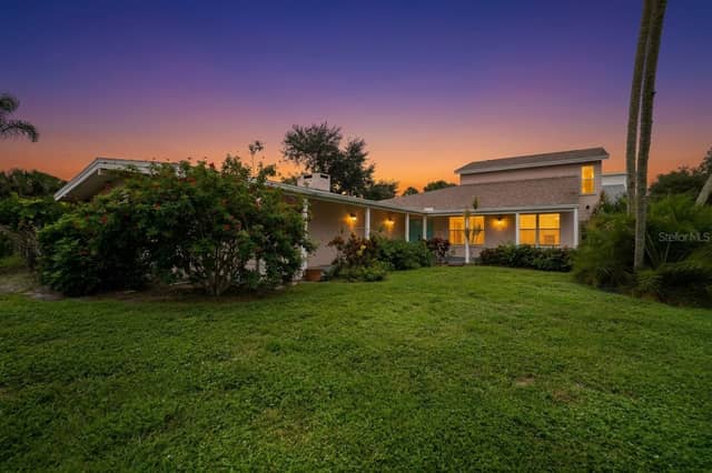 1804 BAYWOOD DR photo