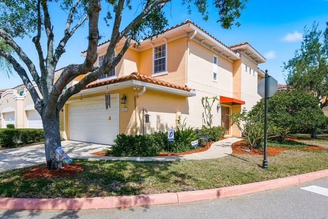 208 VALENCIA CIR photo