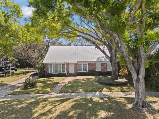 502 HILLCREST AVE photo