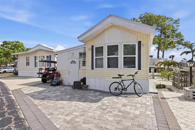 1674 UNIVERSITY PKWY #41 photo