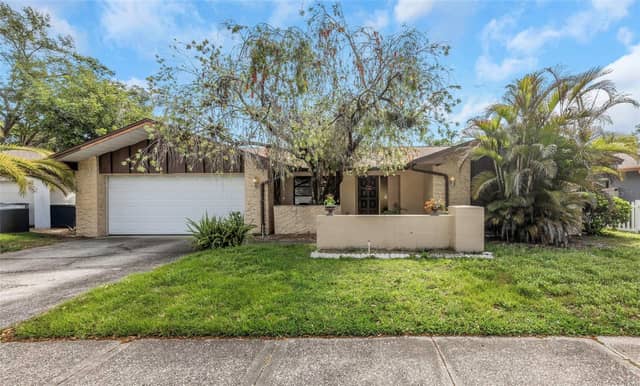 107 COUNTRY VILLAS DR photo
