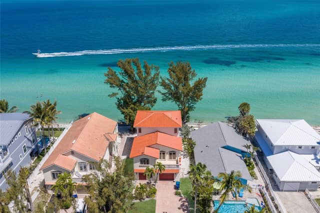889 N SHORE DR photo