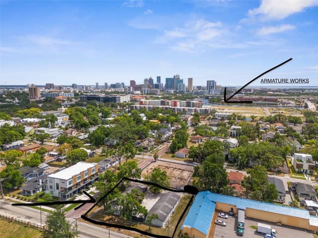 402 W COLUMBUS DR photo