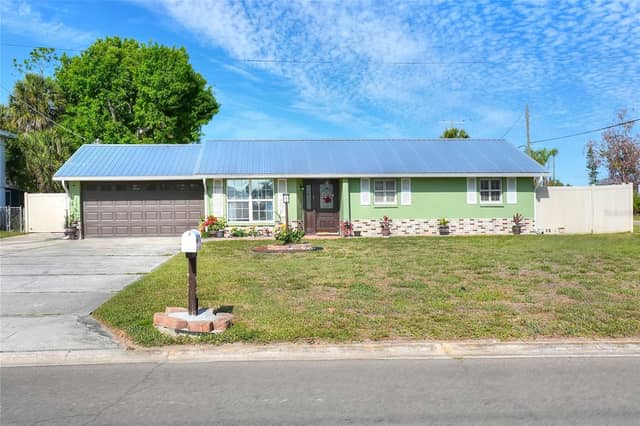 6108 FAIRWAY BLVD photo
