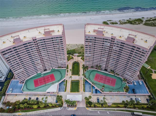 1310 GULF BLVD #Penthouse A photo