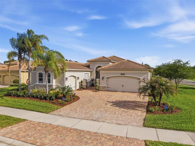 2420 COCO PALM CIR photo