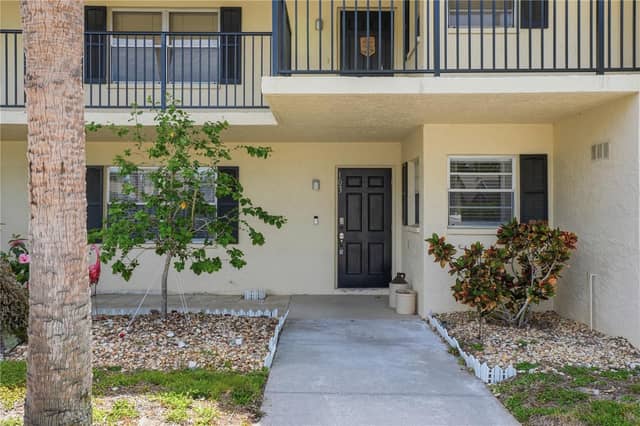 7860 PALM AIRE LN #103 photo