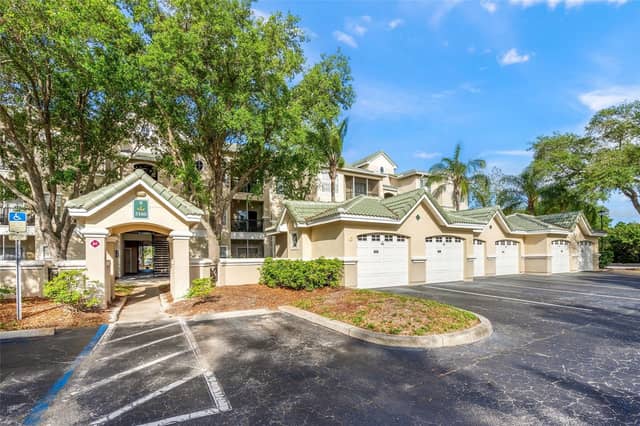 5160 NORTHRIDGE RD #302 photo
