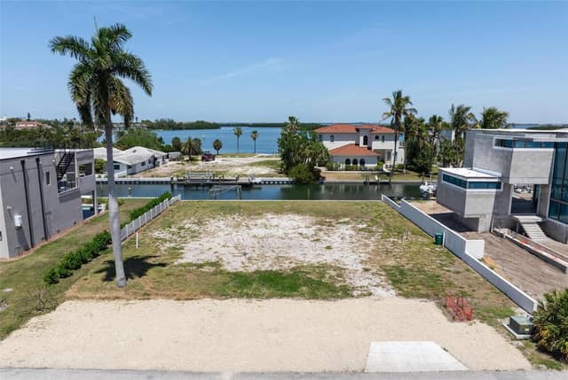 581 ROUNTREE DR photo