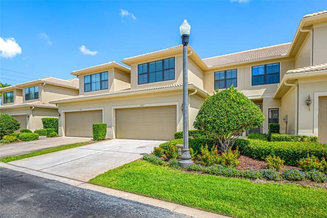2527 SILVERBACK CT photo