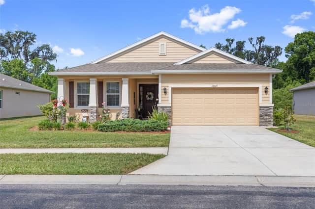 12421 EASTPOINTE DR photo