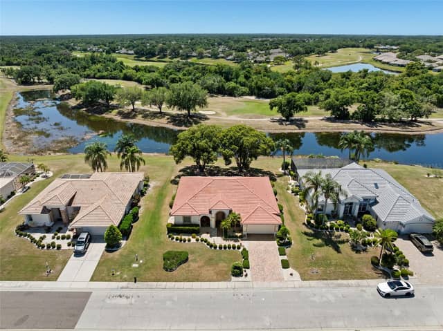 1134 SIGNATURE DR photo