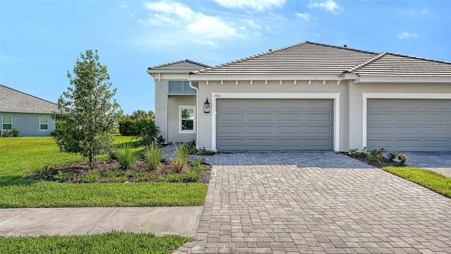 2316 BLUE MAHOE LN photo