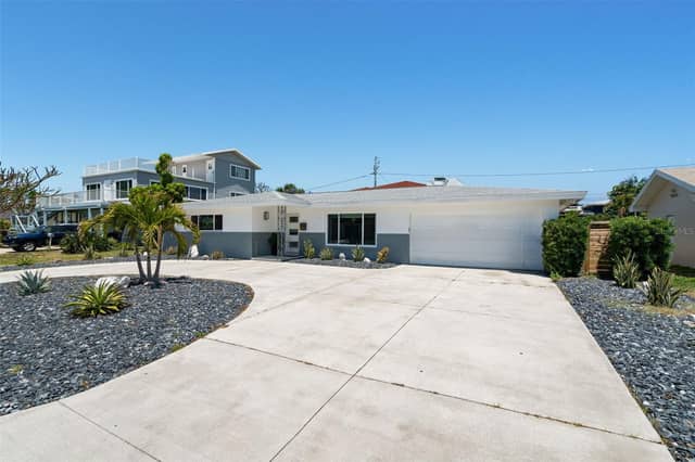2671 W BAY ISLE DR SE photo